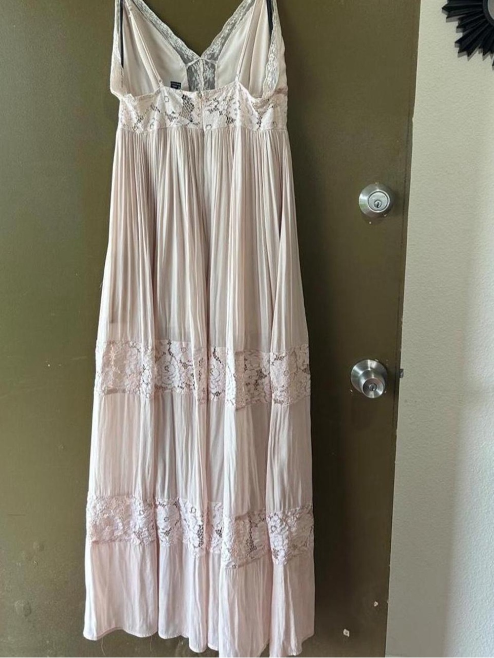 Forever 21 Light Blush Lace & Pleated Maxi Dress - Picture 2 of 6
